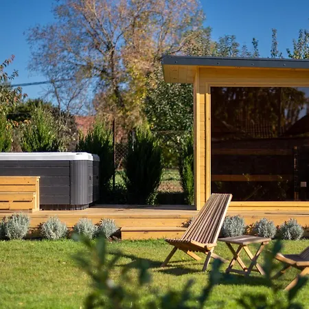 Naturart Vendeghaz Tatil Evi Tiszafüred